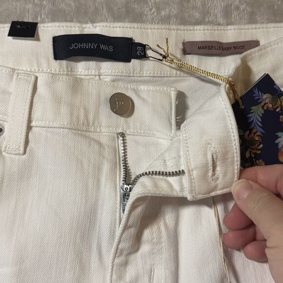 Johnny Was Marseille Baby Boot Ankle Crop Jeans White Women's Size 28 NWT - Picture 9 of 16